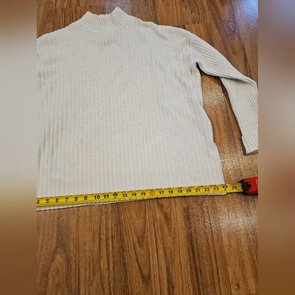 Elegant White LOFT Women's Cotton Knit Sweater - Picture 6 of 10